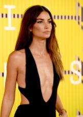 lily-aldridge-at-mtv-video-music-awards-2015-in-los-angeles_2